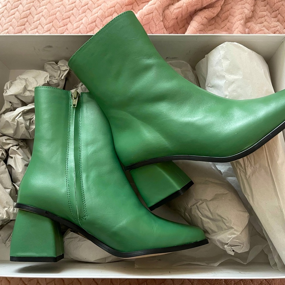 BRAND NEW Rita Row leather green boots